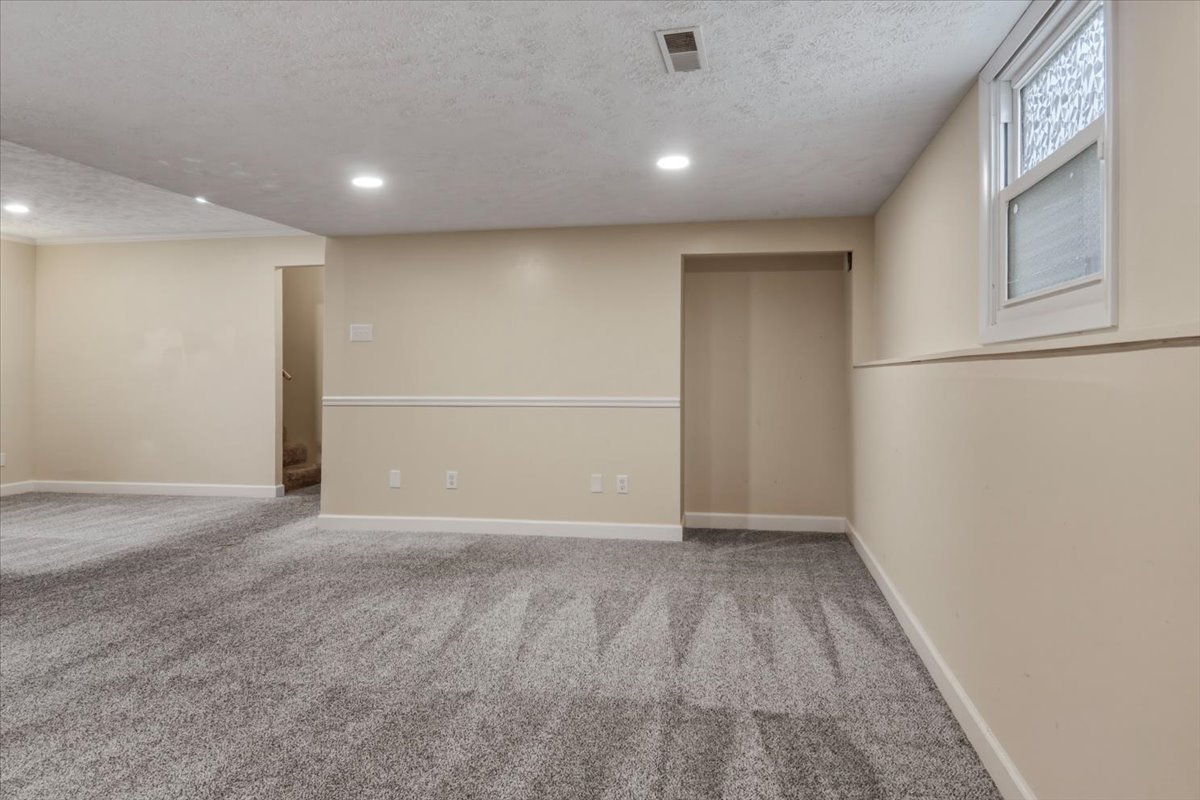 18859 Pioneer Street Property Photo 23