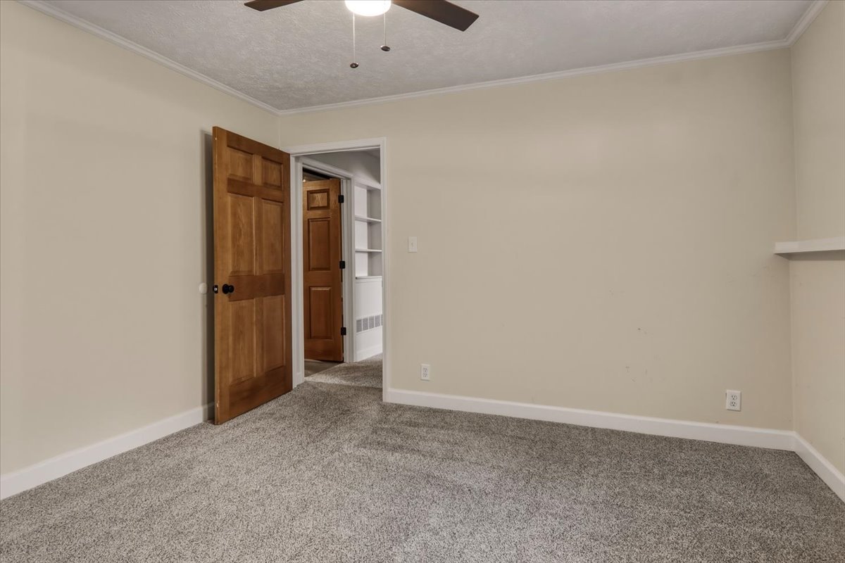 18859 Pioneer Street Property Photo 25