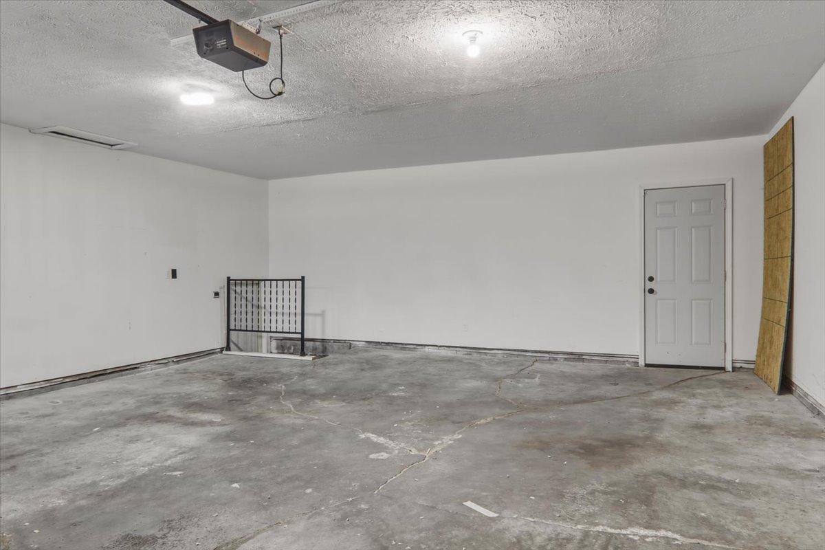 18859 Pioneer Street Property Photo 27