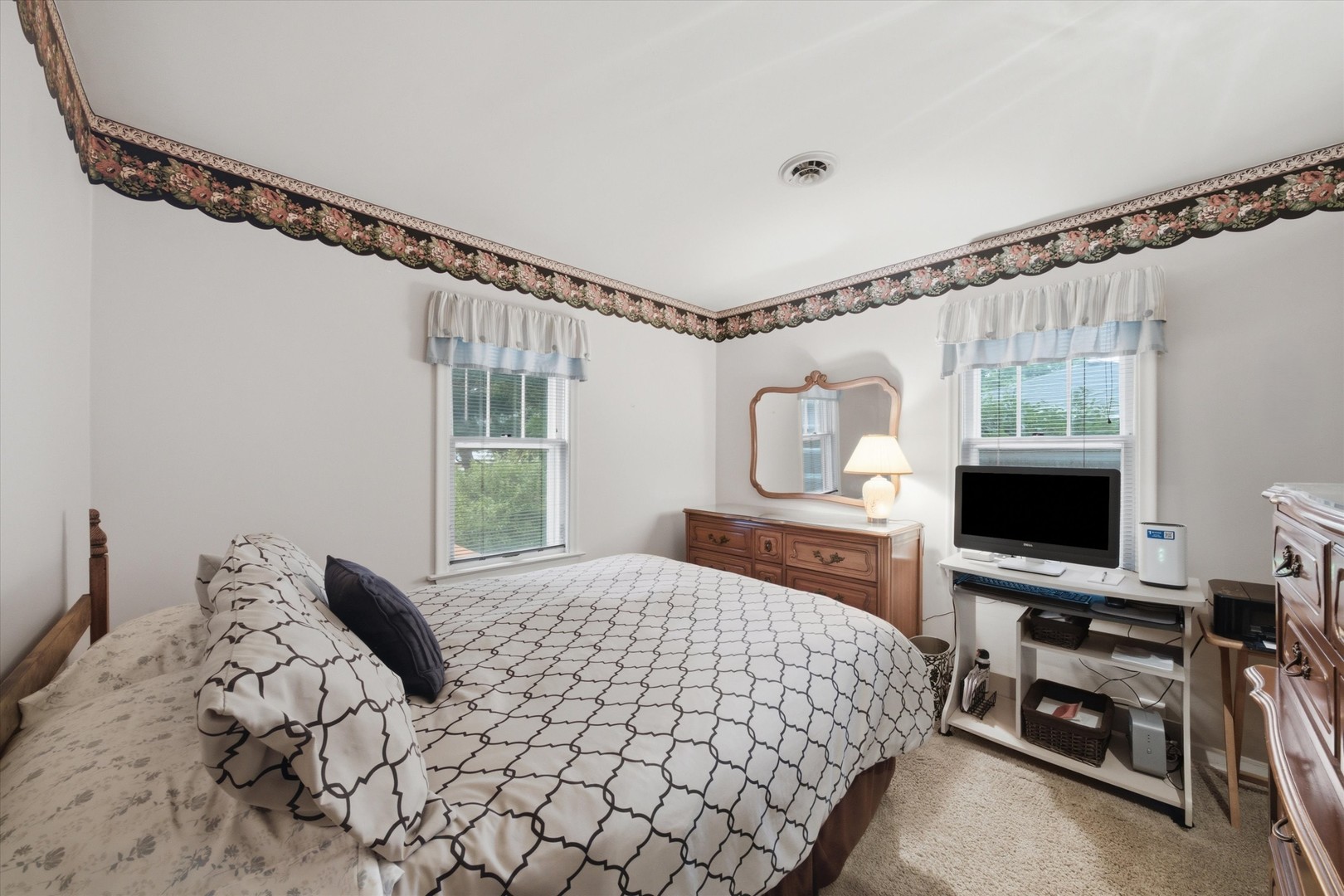 328 Milburn Avenue Property Photo 10