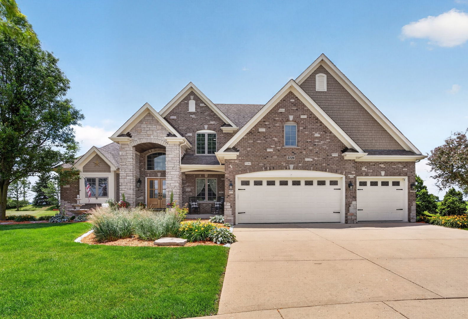 5728 Waters Edge Court Property Photo 6