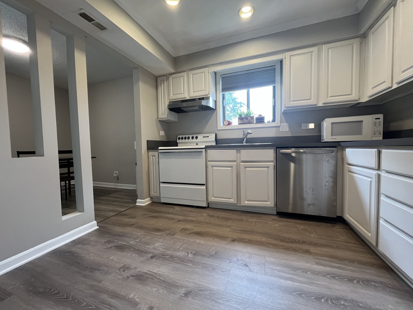 468 Valley Drive 301 Property Photo 4