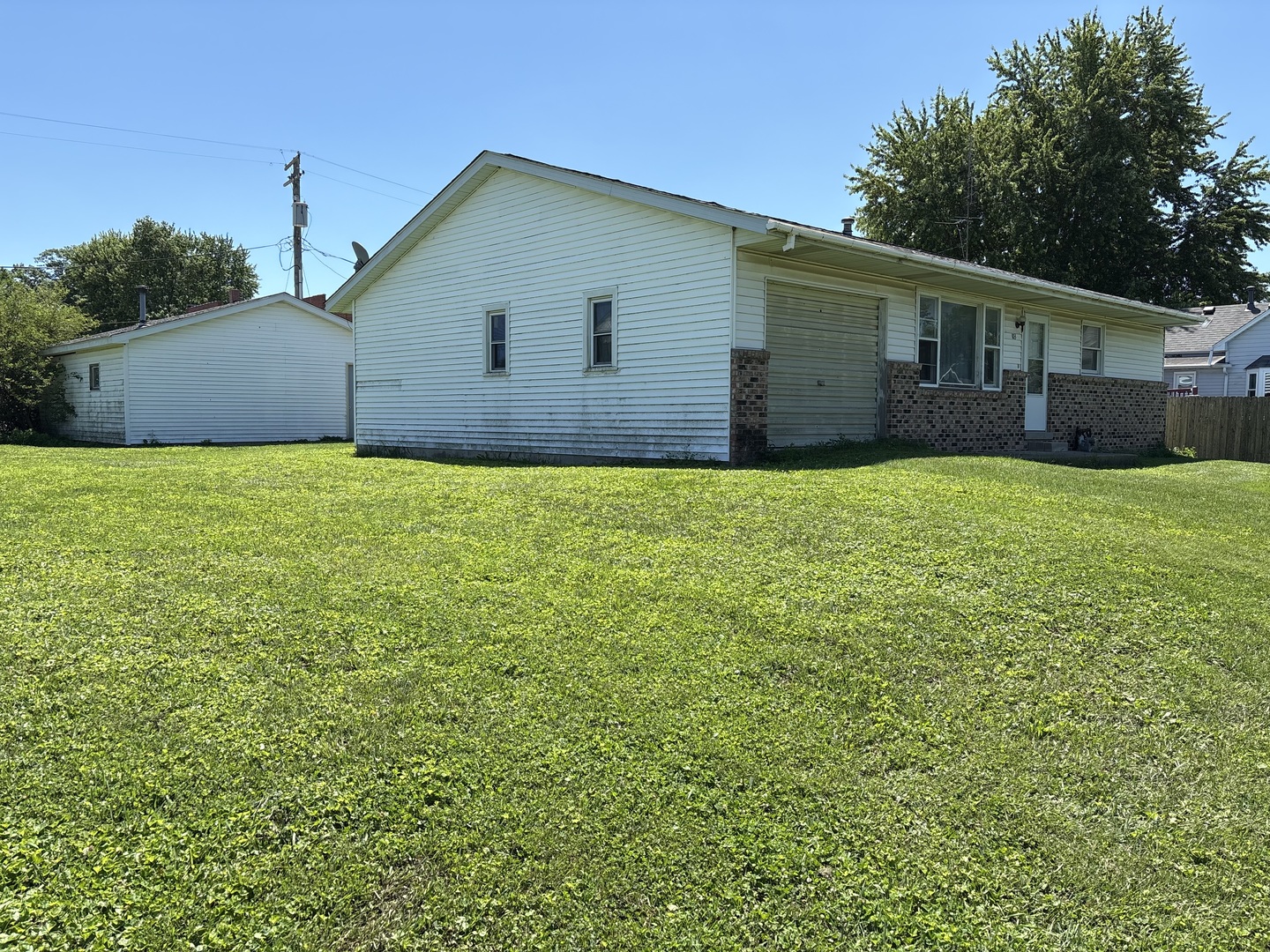 103 N High Street Property Photo 5
