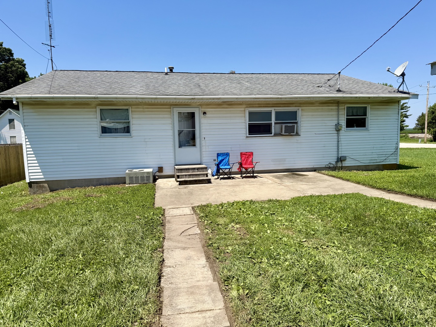 103 N High Street Property Photo 6