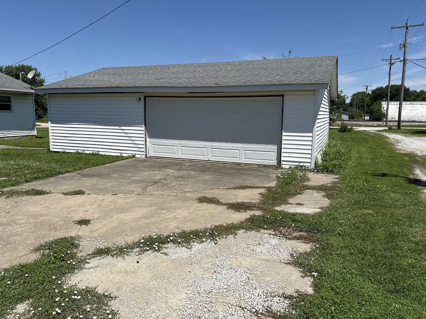 103 N High Street Property Photo 9