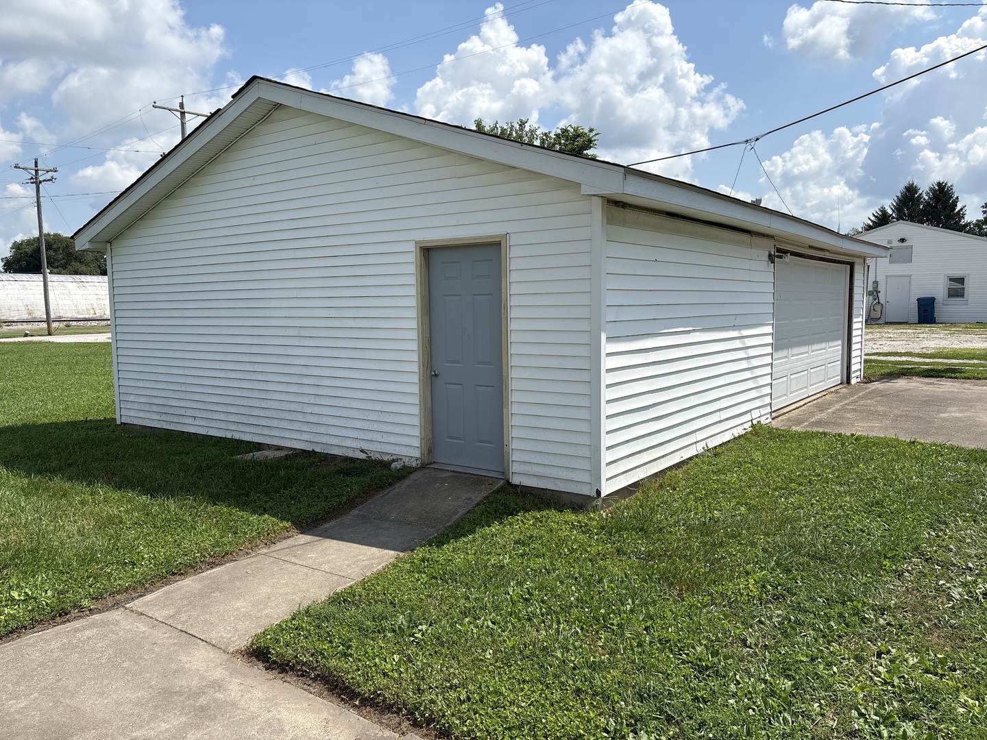 103 N High Street Property Photo 10