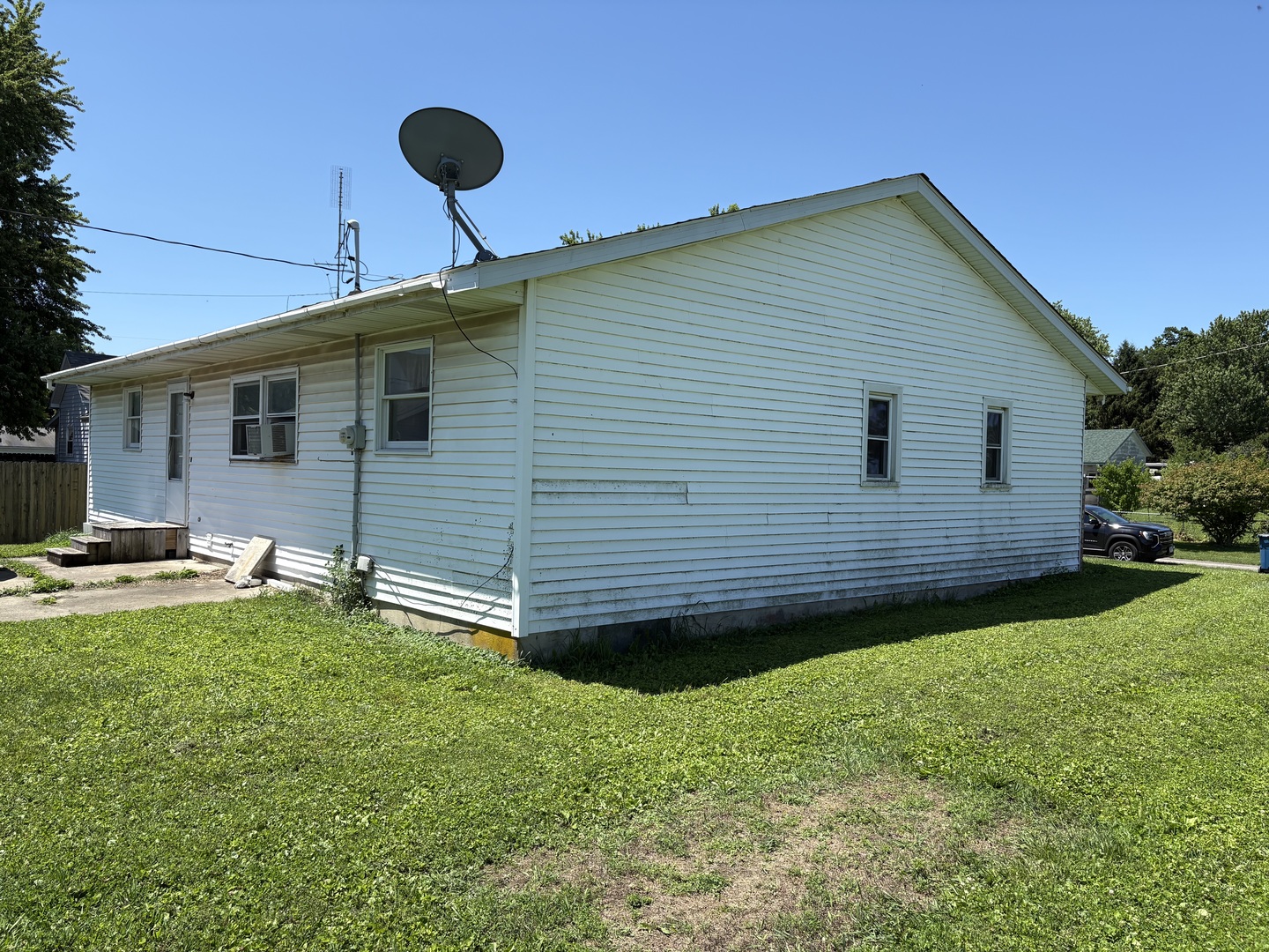 103 N High Street Property Photo 11