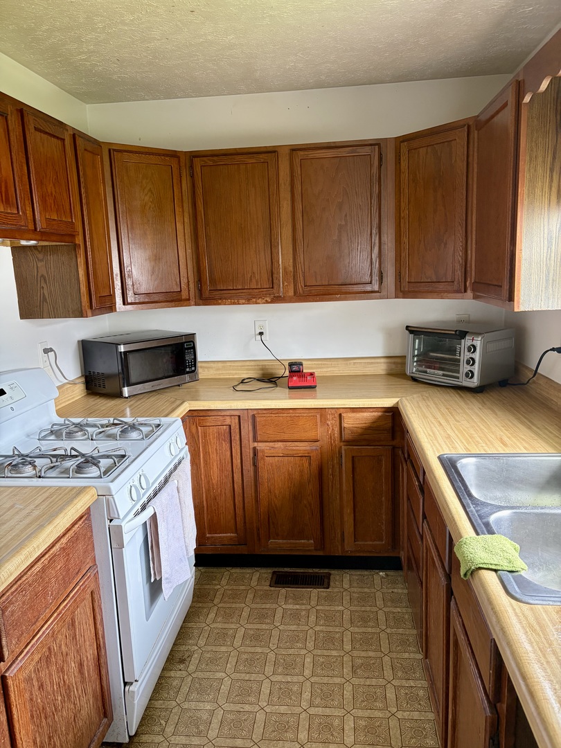 103 N High Street Property Photo 17