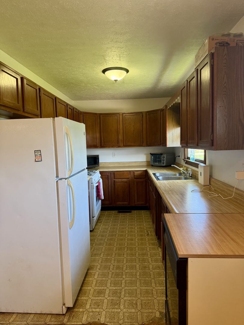 103 N High Street Property Photo 18
