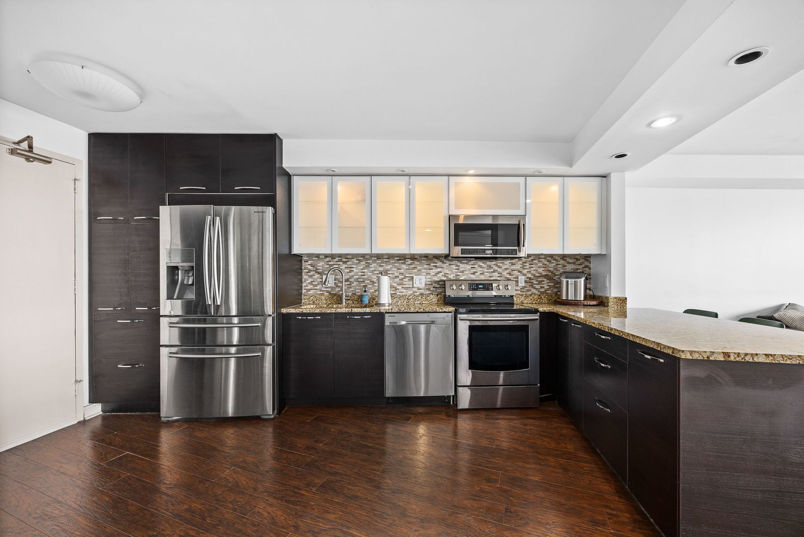 300 N State Street 5618 Property Photo 5