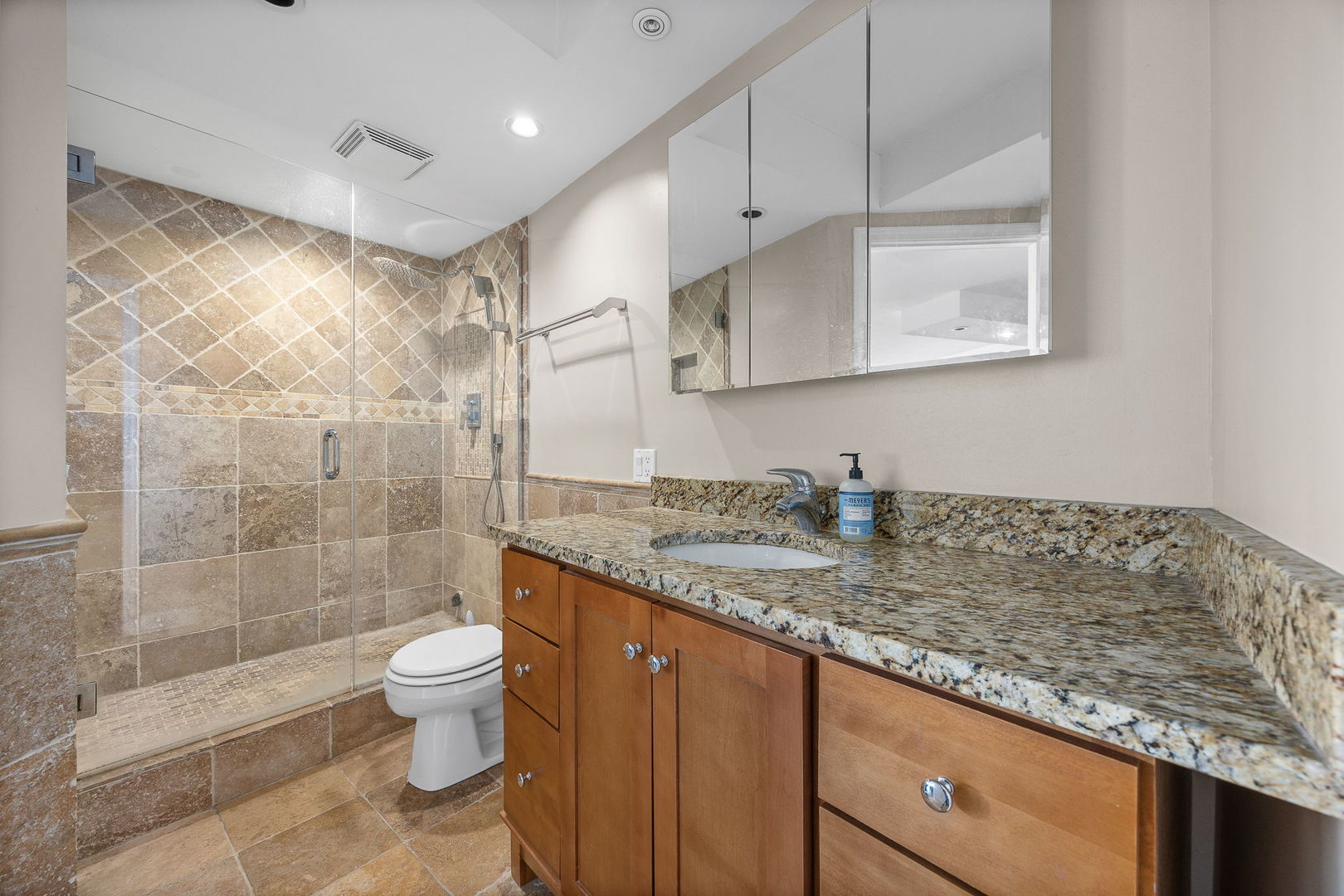 300 N State Street 5618 Property Photo 16