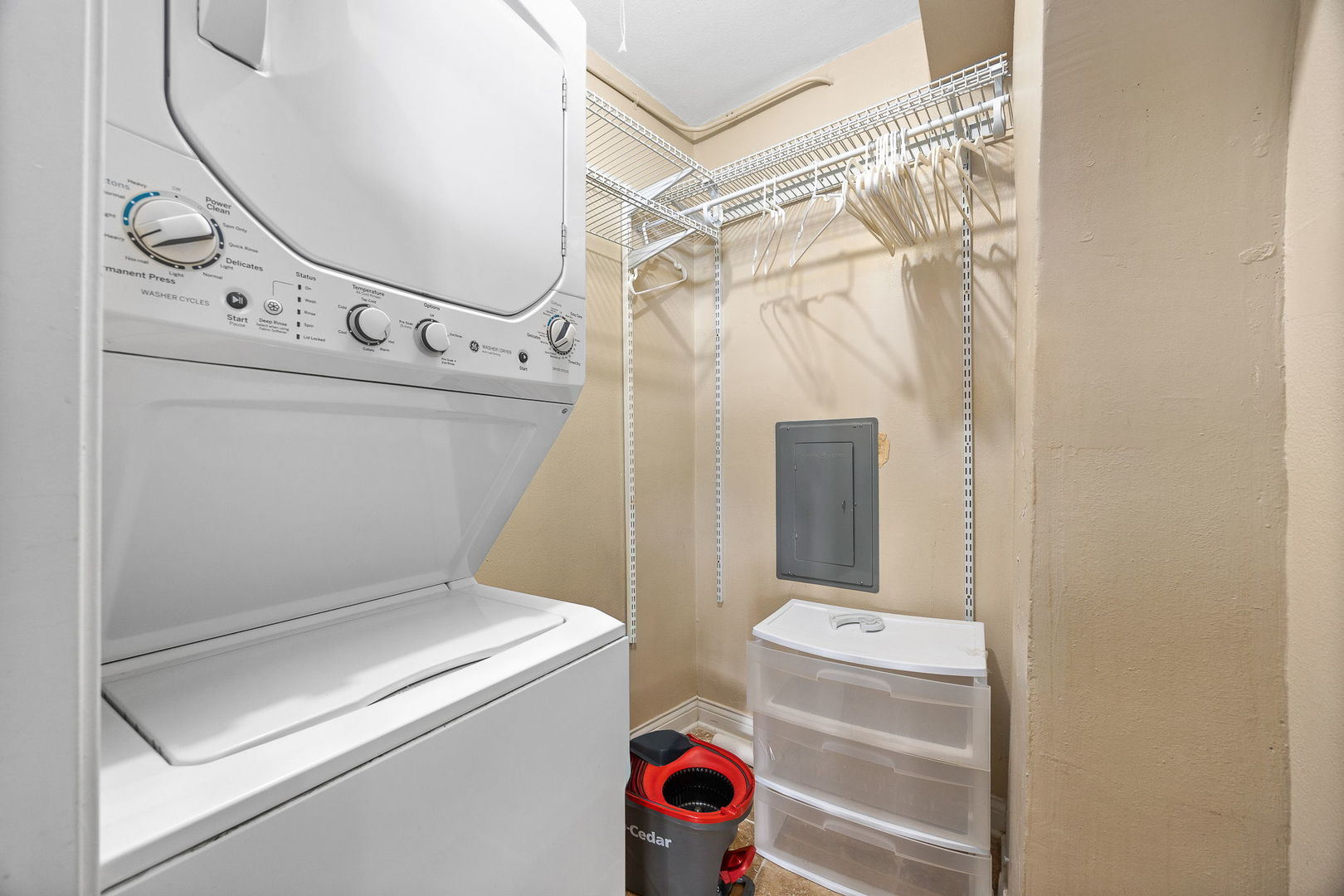 300 N State Street 5618 Property Photo 17