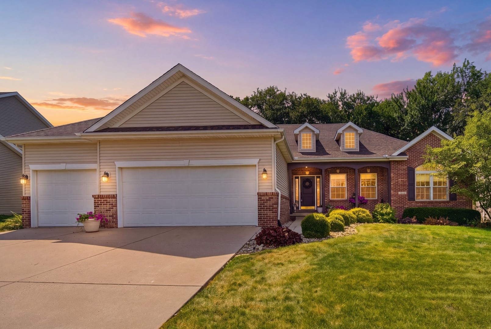 2107 Ridge Creek Drive Property Photo 1