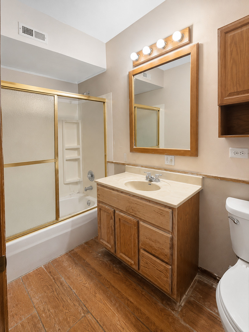 9721 S Cicero Avenue 3e Property Photo 5