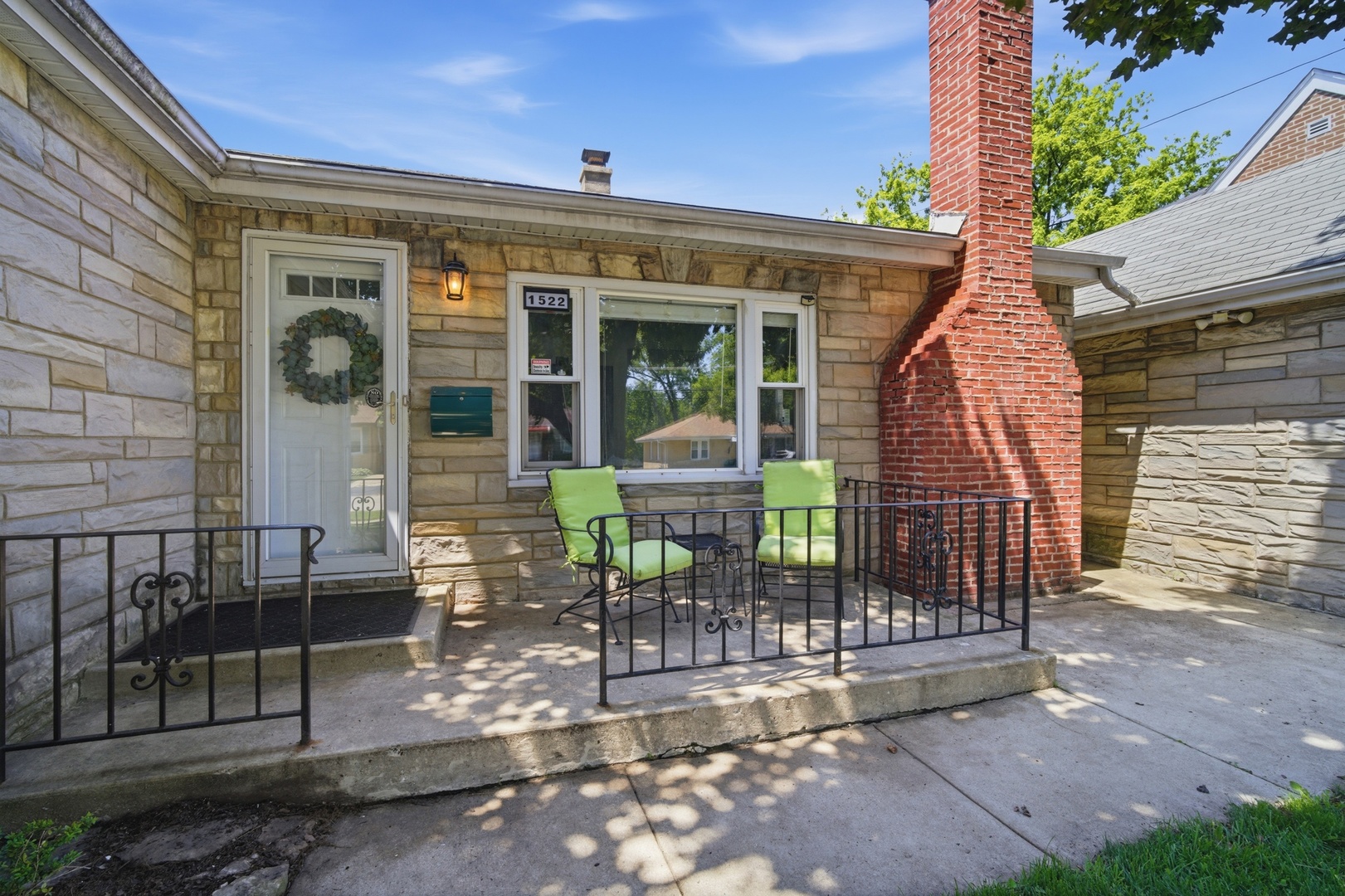 1522 N Hillside Avenue Property Photo 3