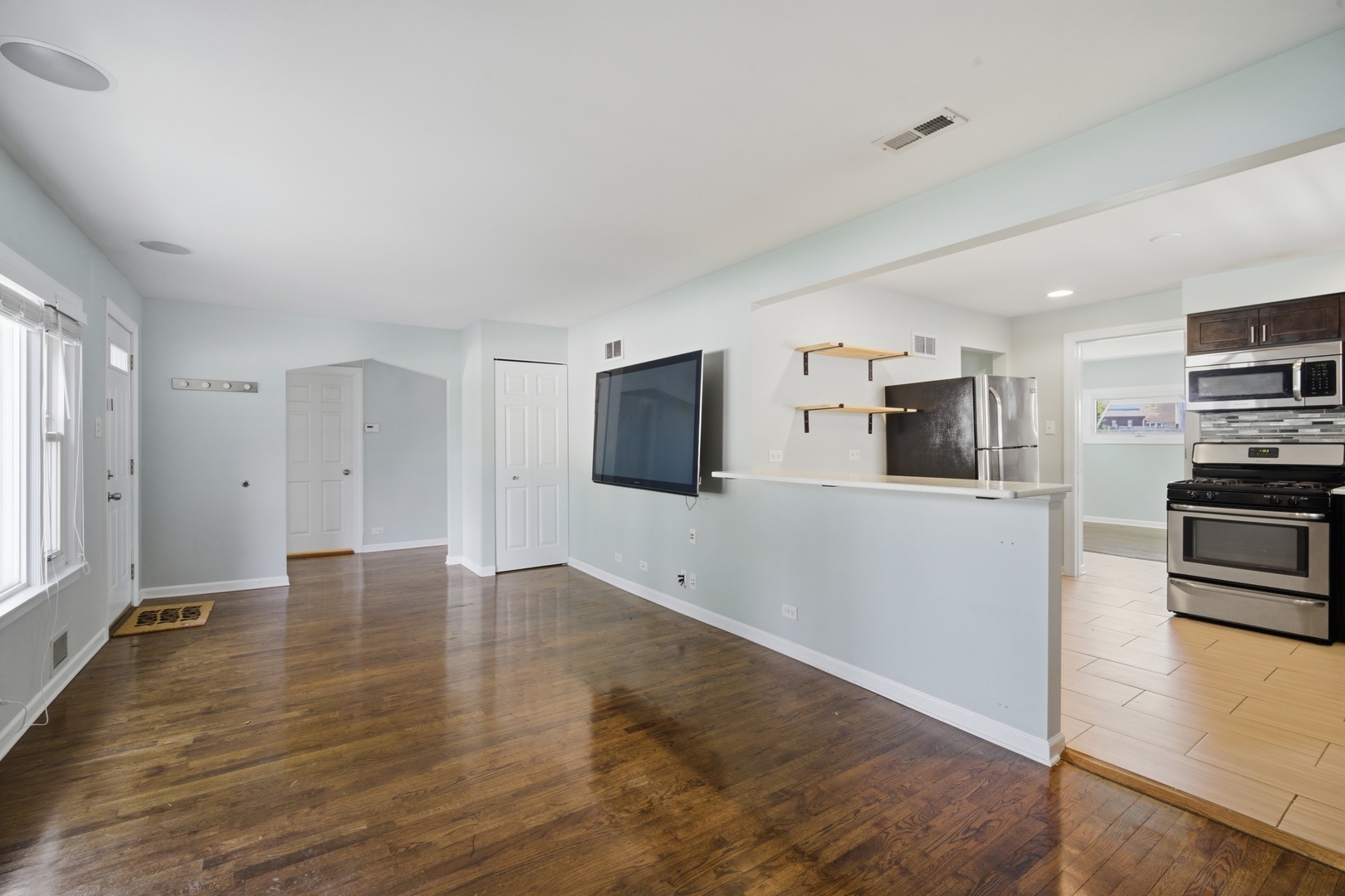 1522 N Hillside Avenue Property Photo 6