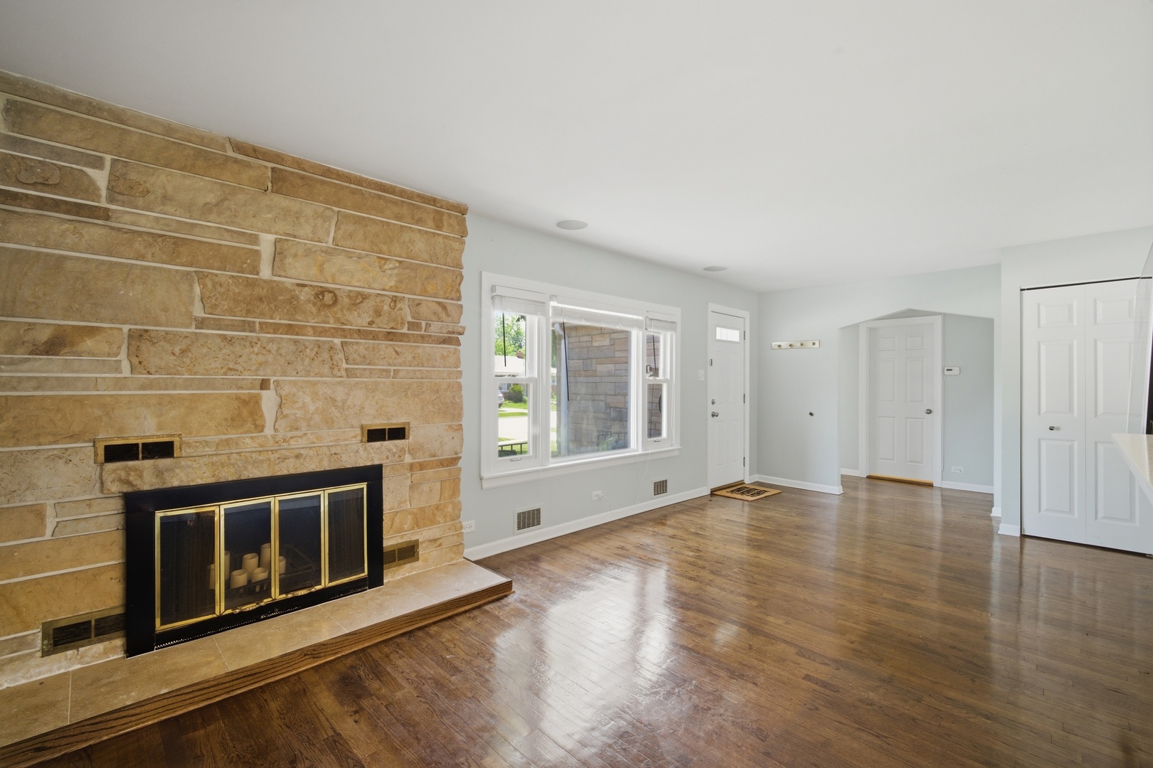 1522 N Hillside Avenue Property Photo 7