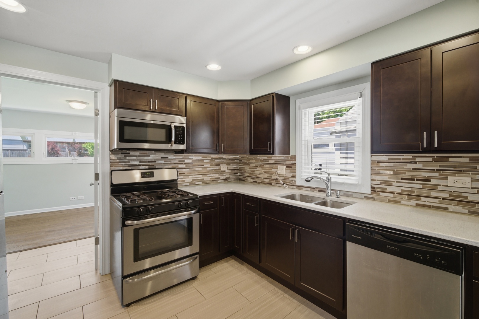 1522 N Hillside Avenue Property Photo 9