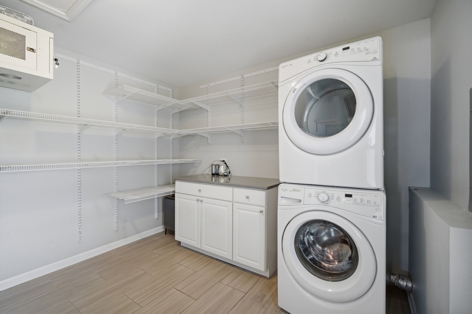 1522 N Hillside Avenue Property Photo 12