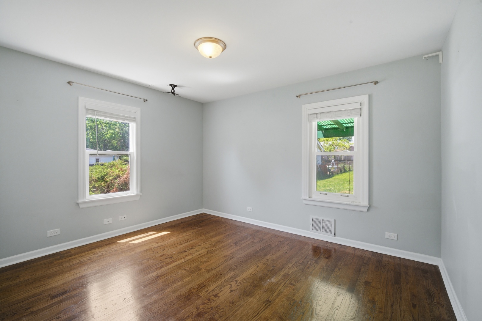 1522 N Hillside Avenue Property Photo 16