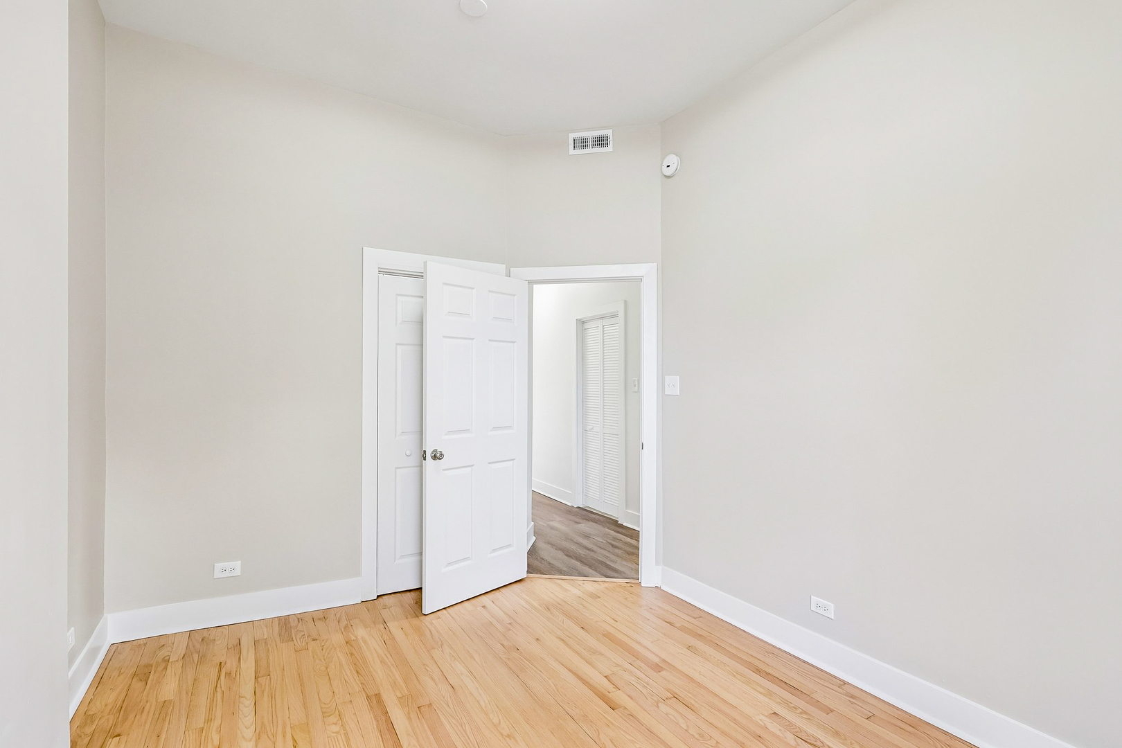 4351 W Maypole Avenue Property Photo 15