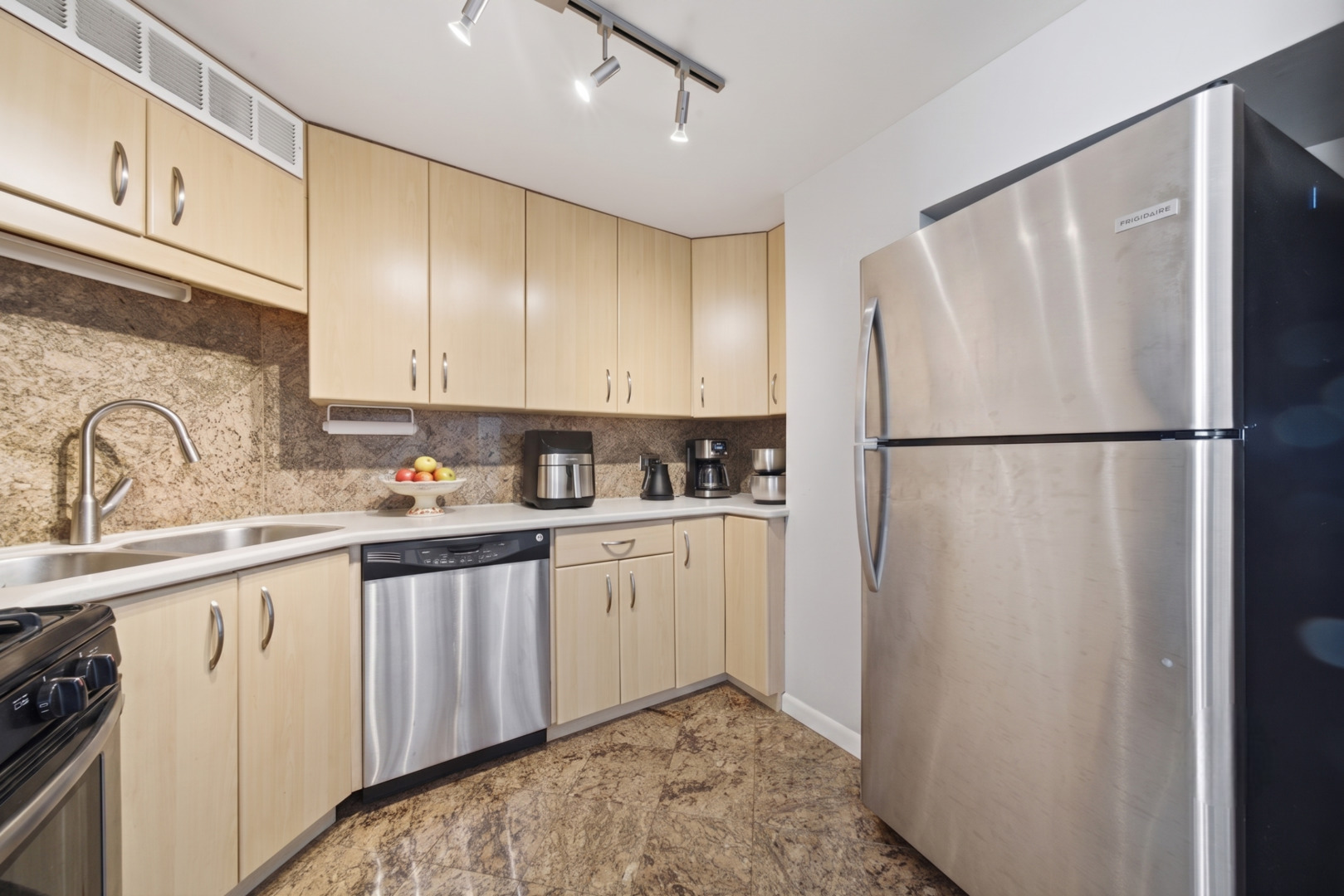 3200 N Lake Shore Drive 2102 Property Photo 10