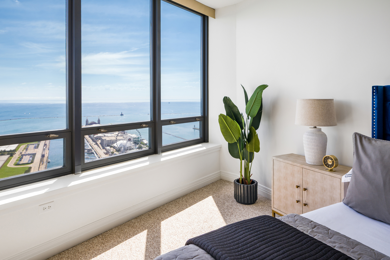 600 N Lake Shore Drive 4211 Property Photo 15