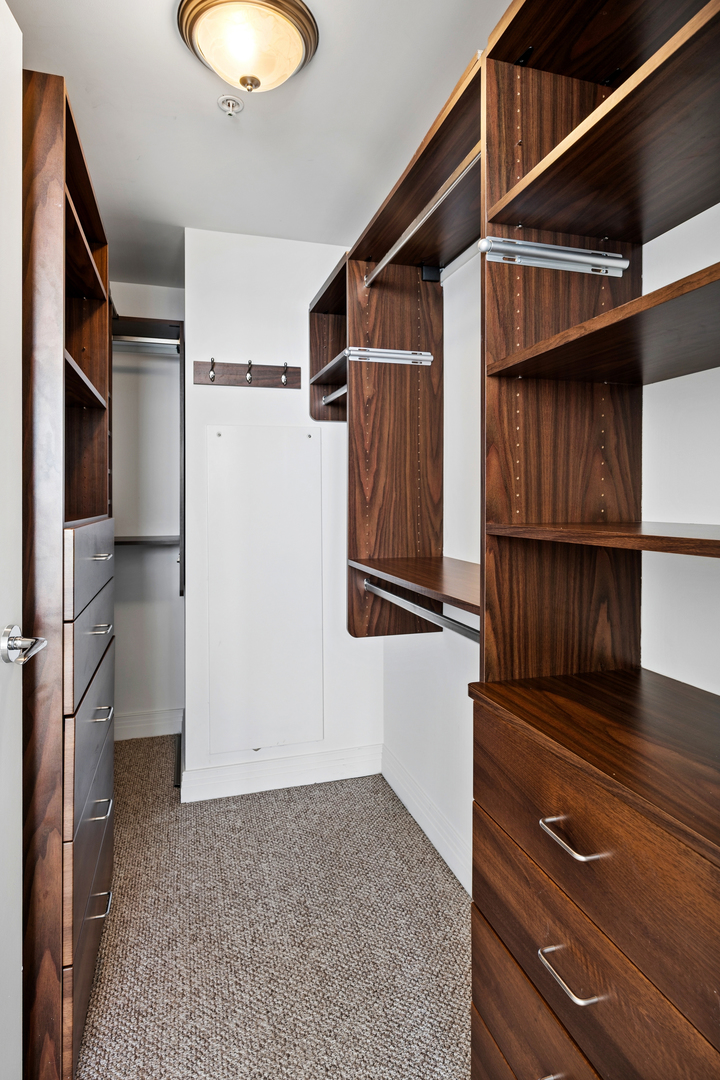 600 N Lake Shore Drive 4211 Property Photo 18