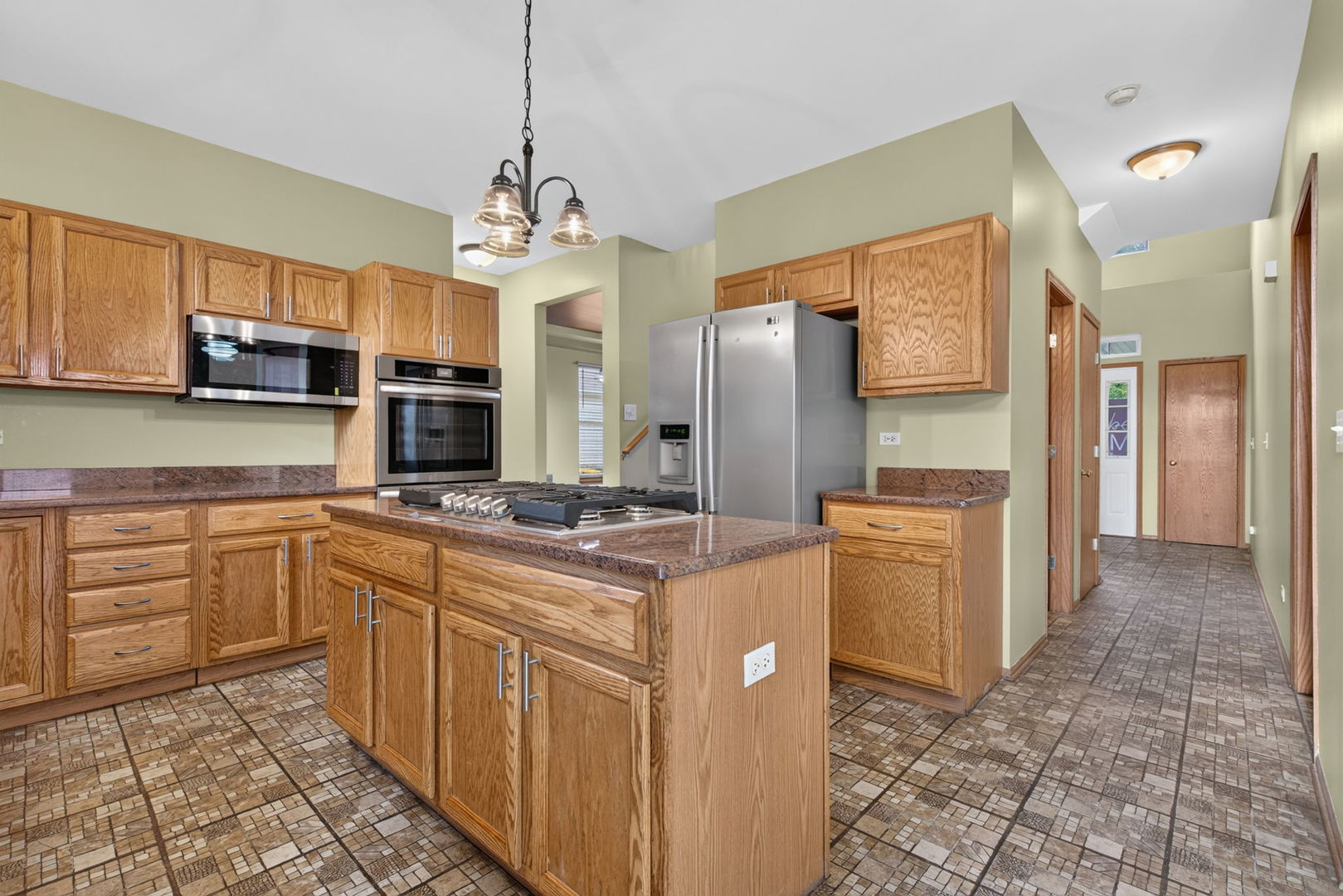 1913 Windstone Drive Property Photo 12