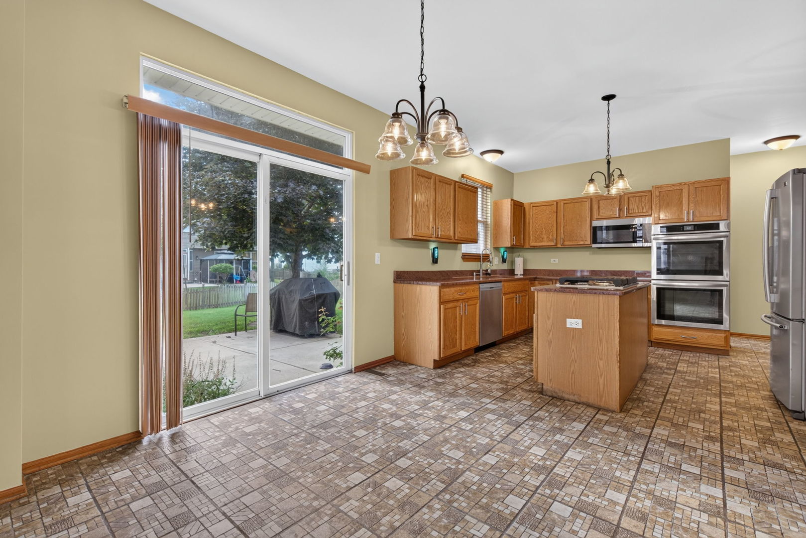 1913 Windstone Drive Property Photo 13