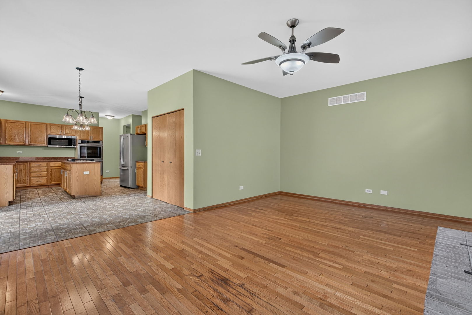 1913 Windstone Drive Property Photo 17