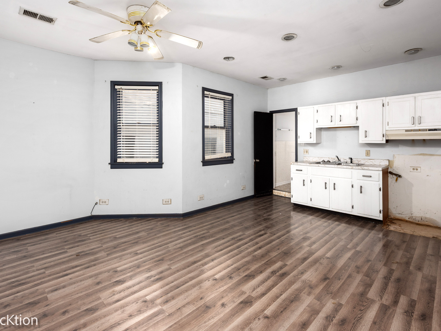 2506 N Clybourn Avenue Property Photo 17
