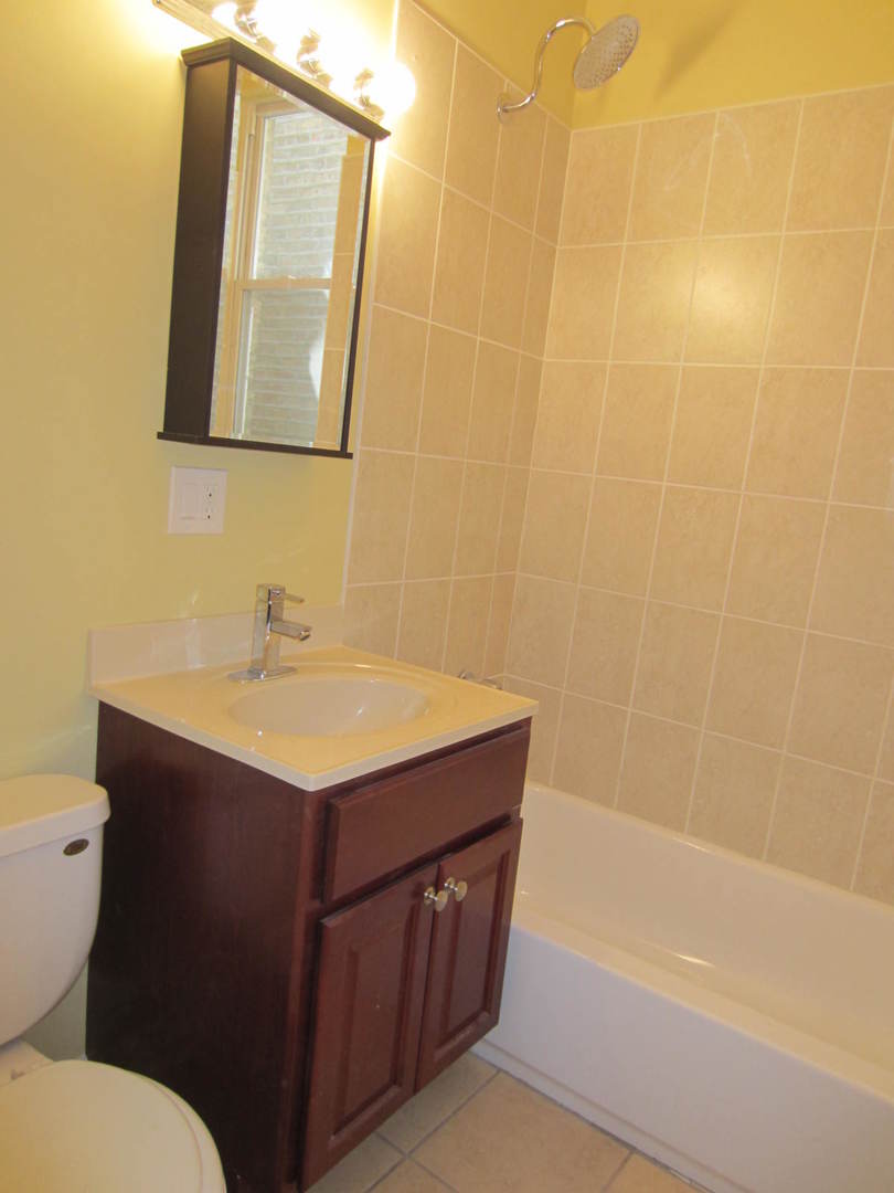2911 N Troy Street Property Photo 6