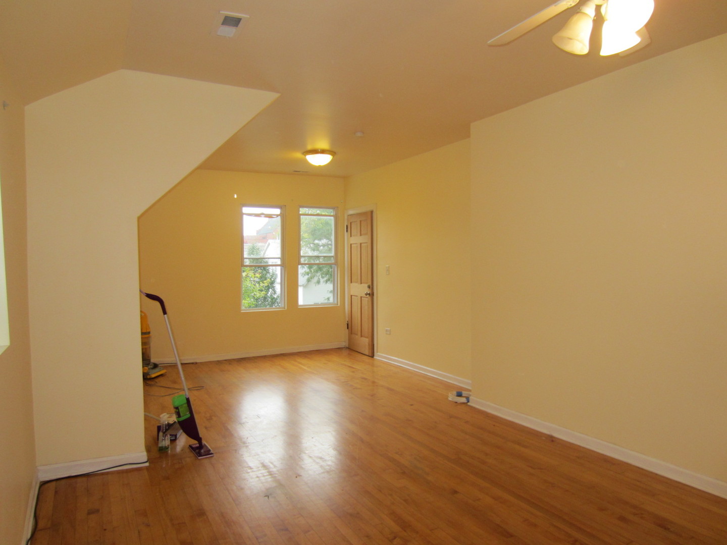 2911 N Troy Street Property Photo 7