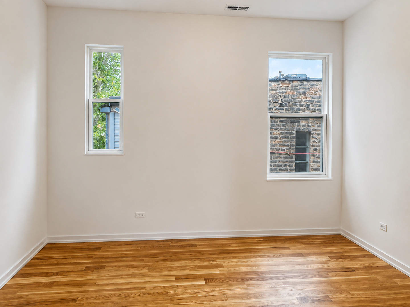 822 N Winchester Avenue 2r Property Photo 6
