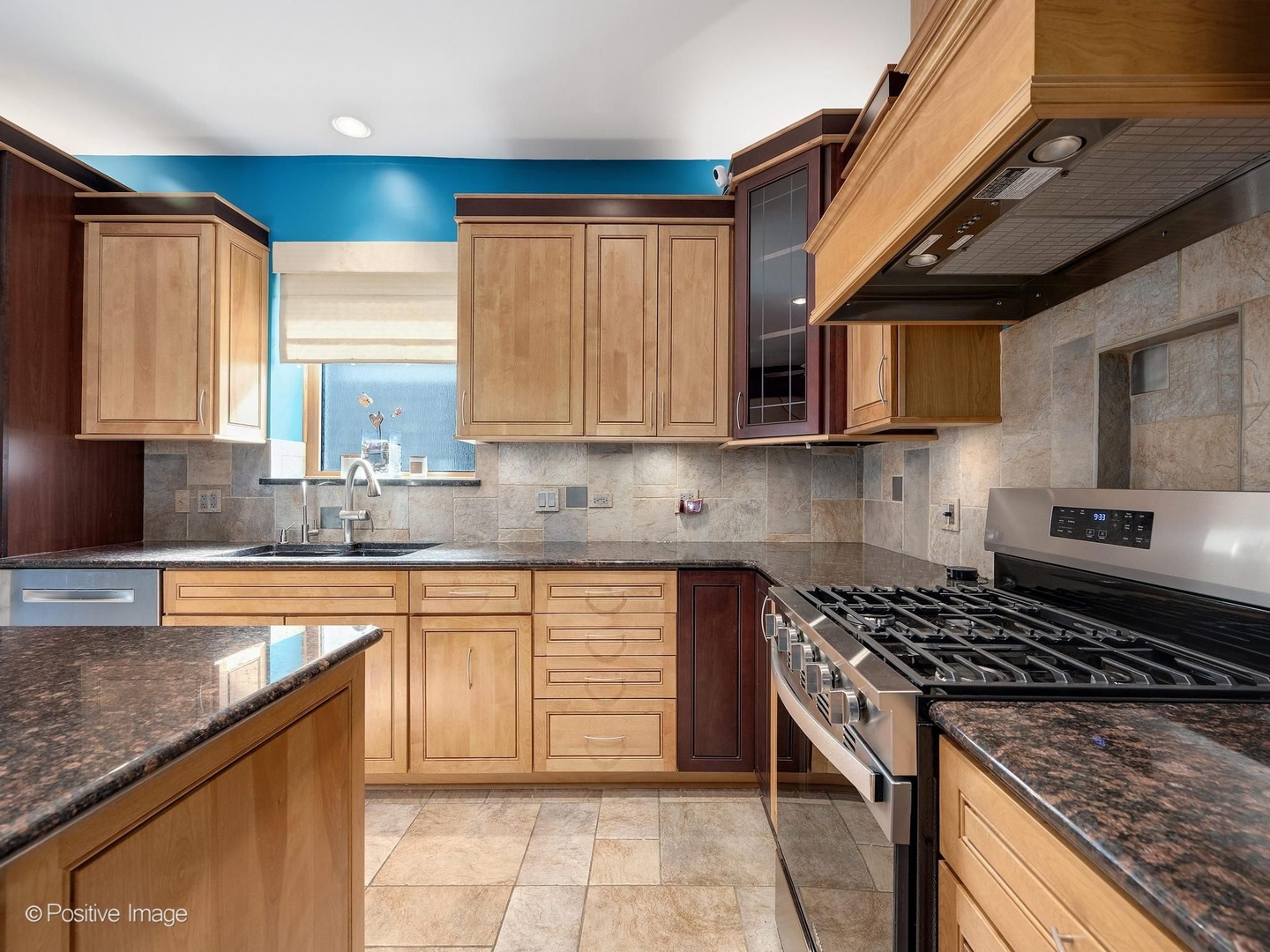 6427 27th Place Property Photo 6