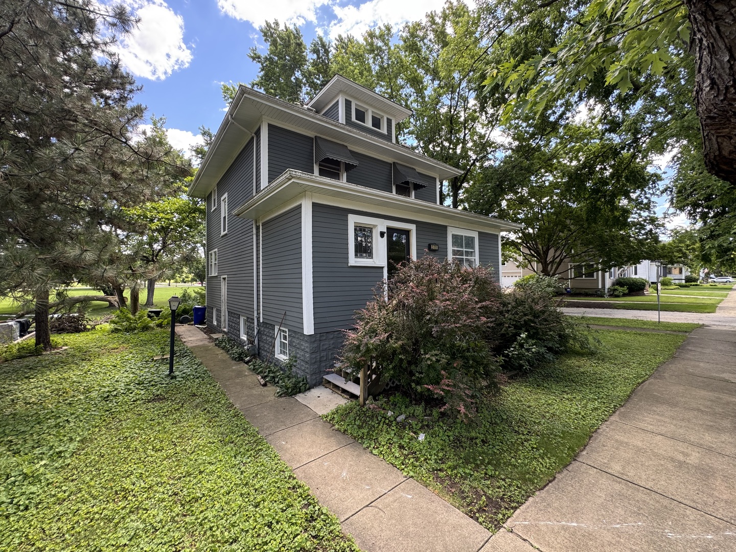 519 S Hale Street Property Photo 2