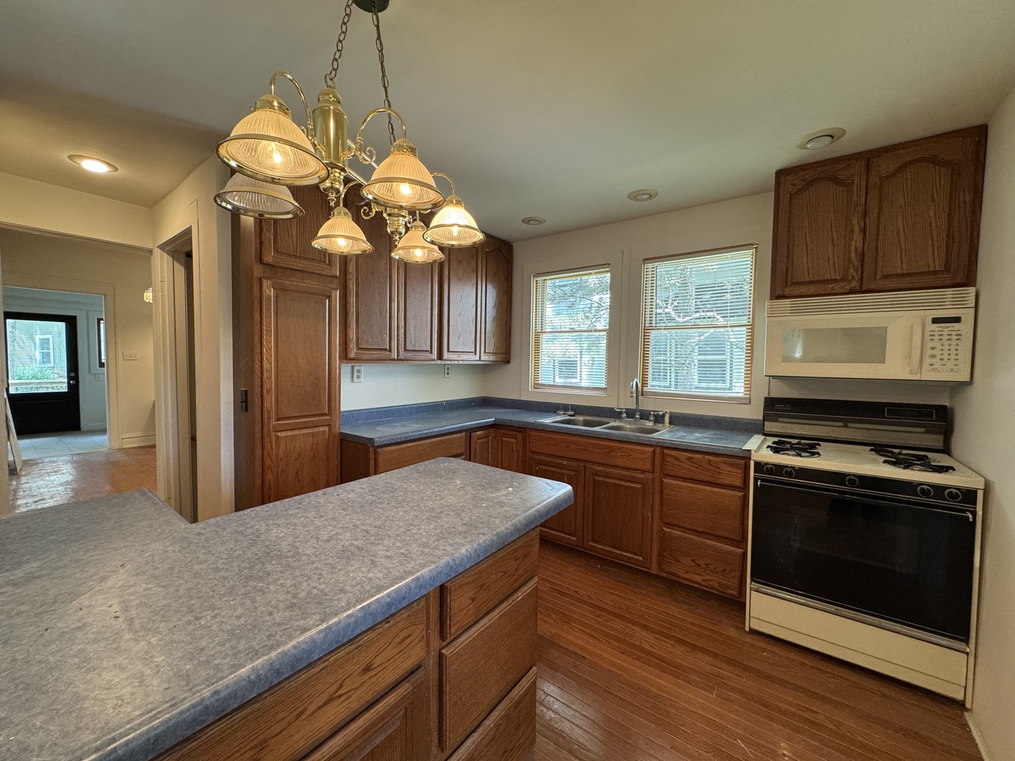 519 S Hale Street Property Photo 9