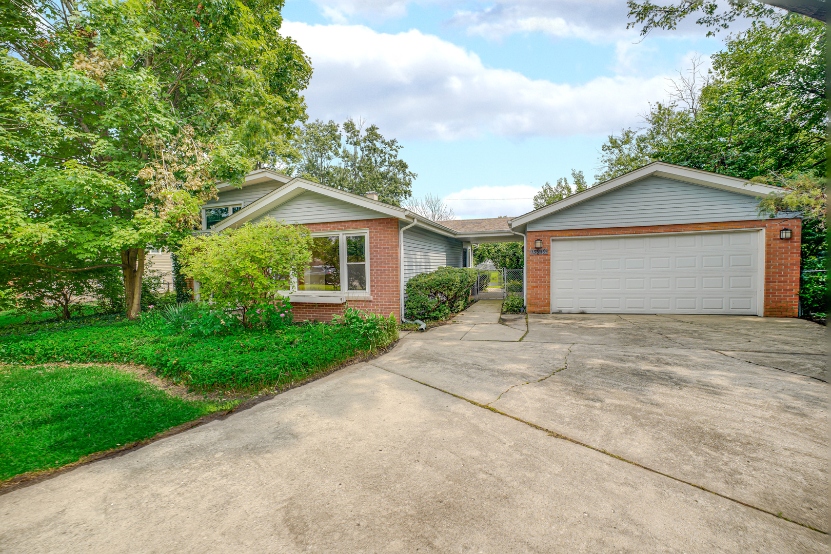 15959 Vera Court Property Photo 3