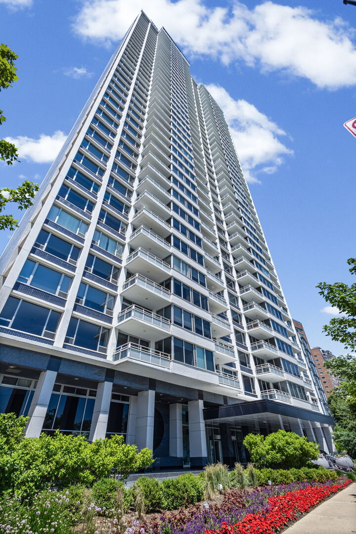 1300 N Lake Shore Drive 9A Property Photo 1