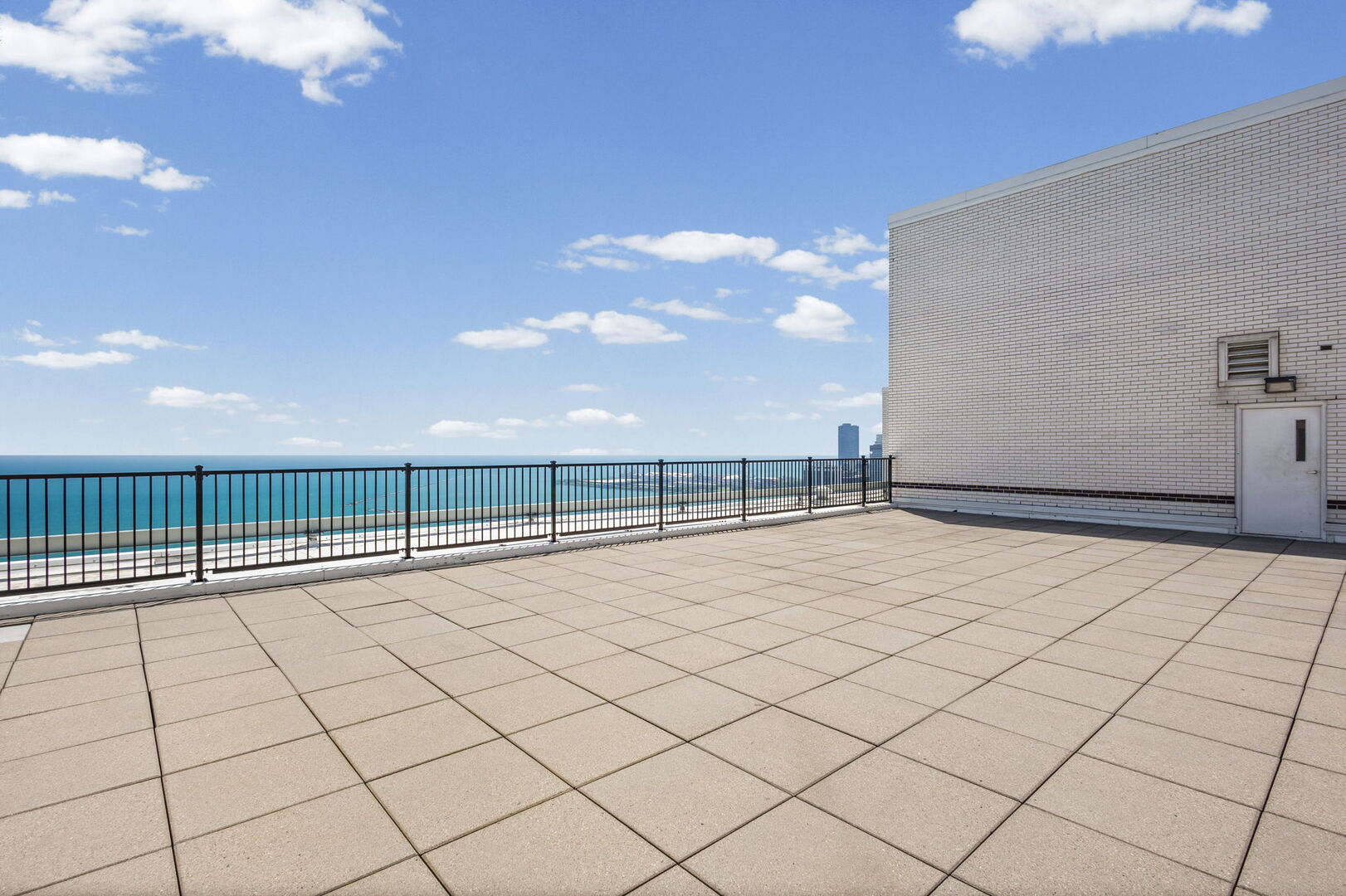 1300 N Lake Shore Drive 9a Property Photo 31