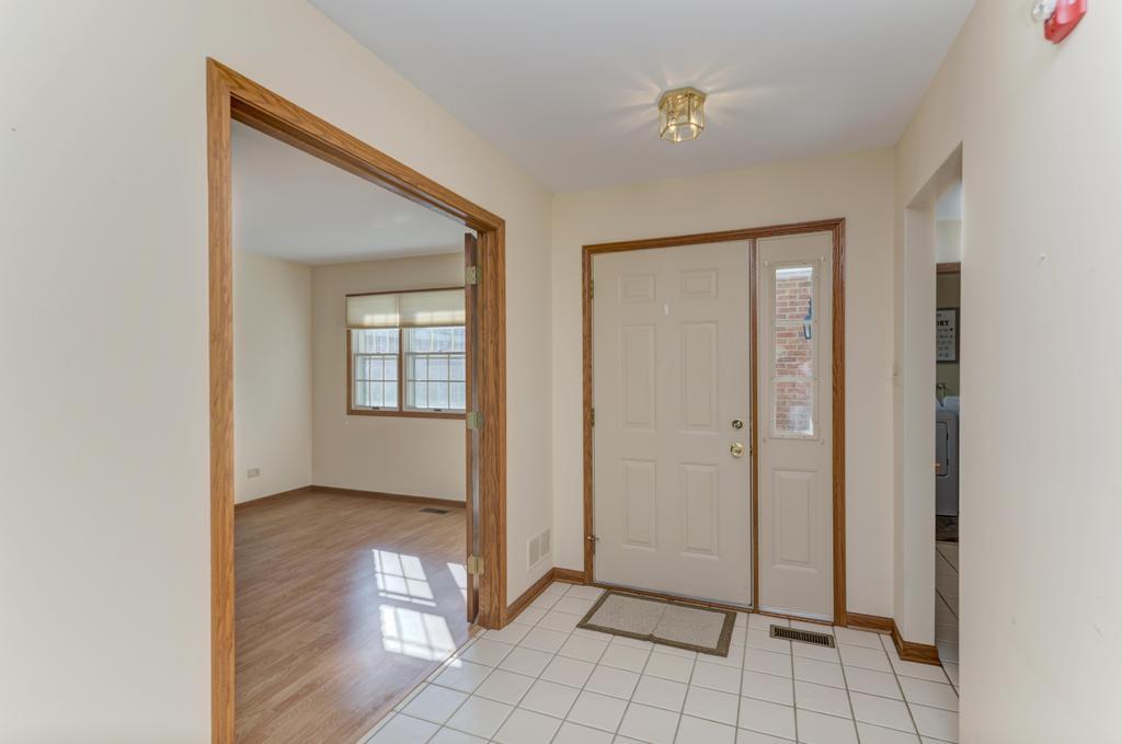 8593 Sandalwood Drive Property Photo 4