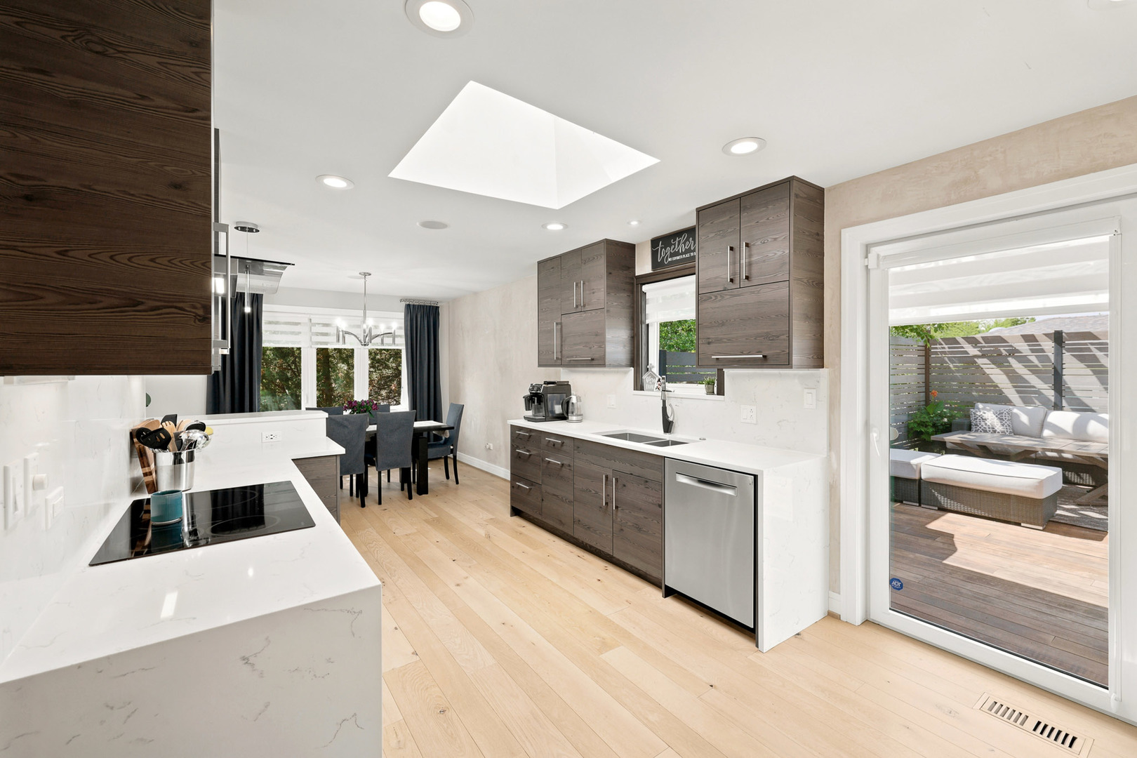 1140 68th Street Property Photo 5