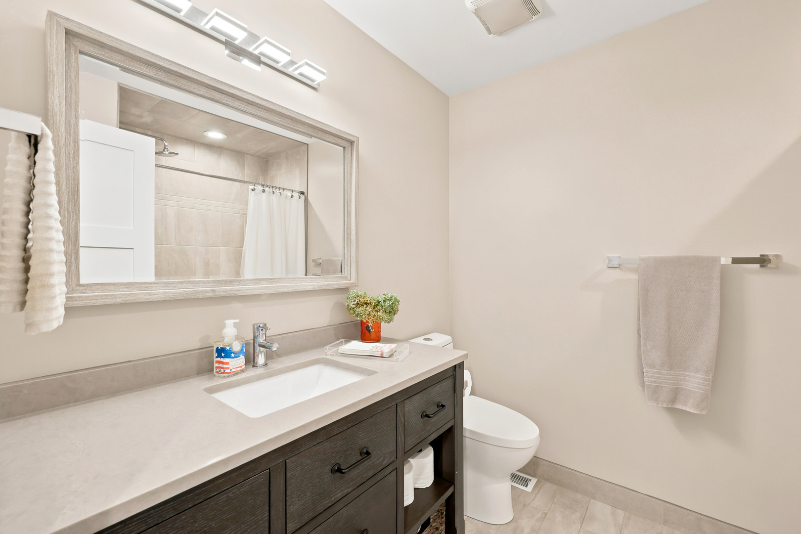 1140 68th Street Property Photo 17