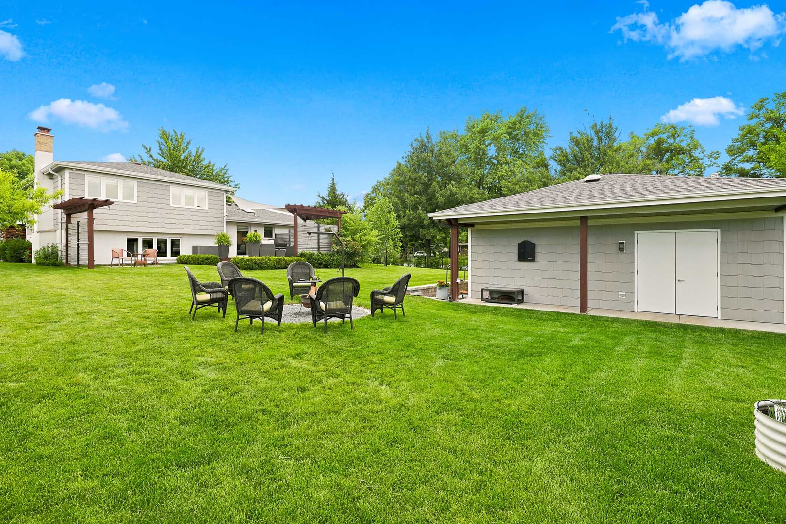 1140 68th Street Property Photo 37