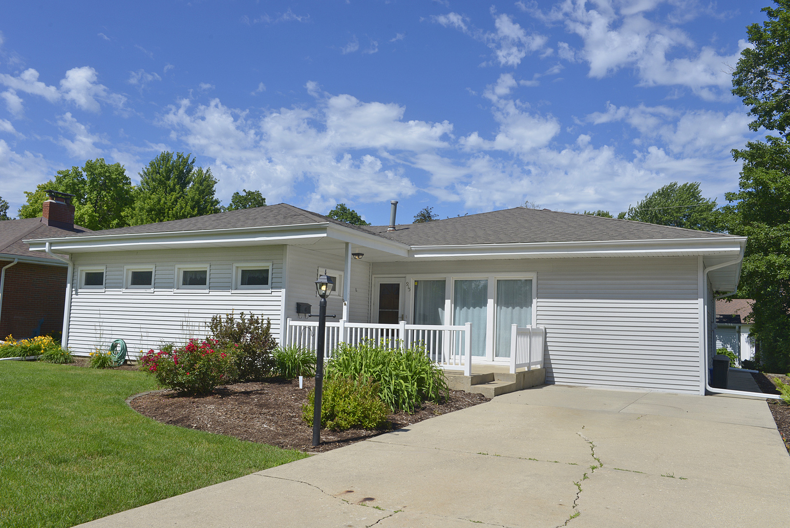 915 Adams Street Property Photo 1