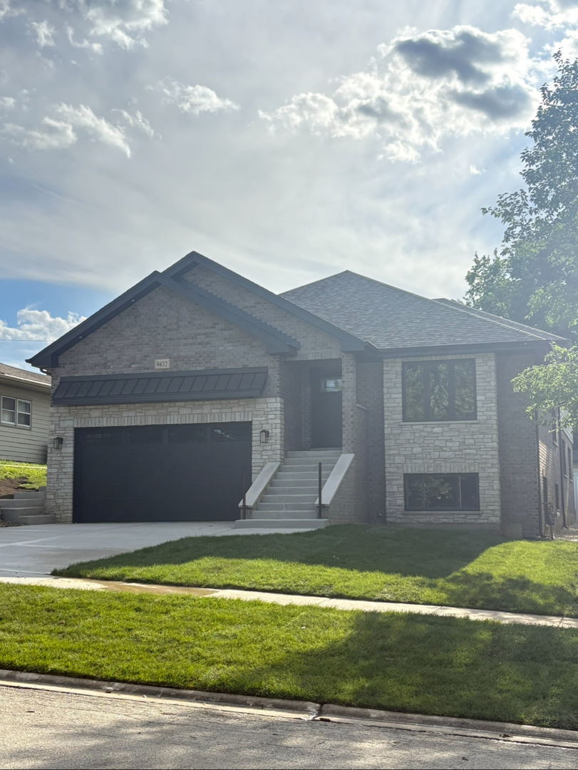 9432 S 82nd Court Property Photo 1