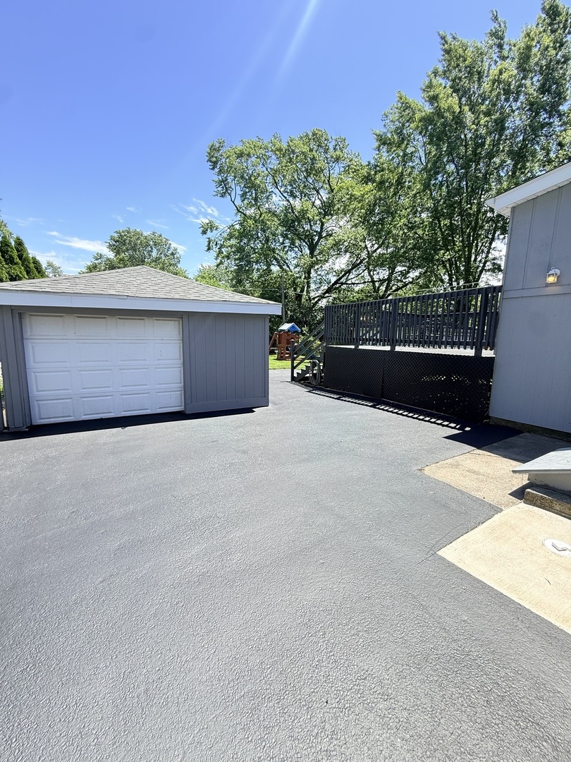 14607 Saint Louis Avenue Property Photo 4