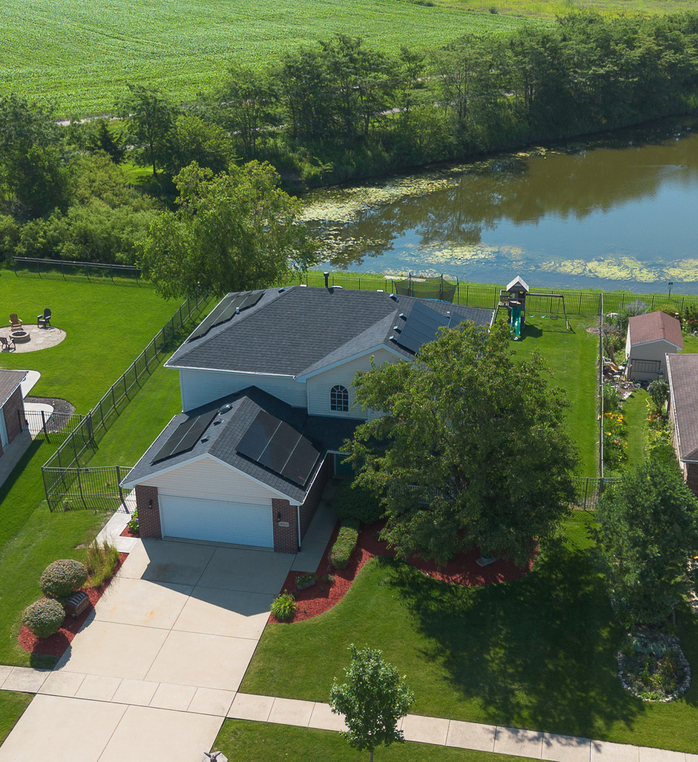 24427 Arrowhead Drive Property Photo 2