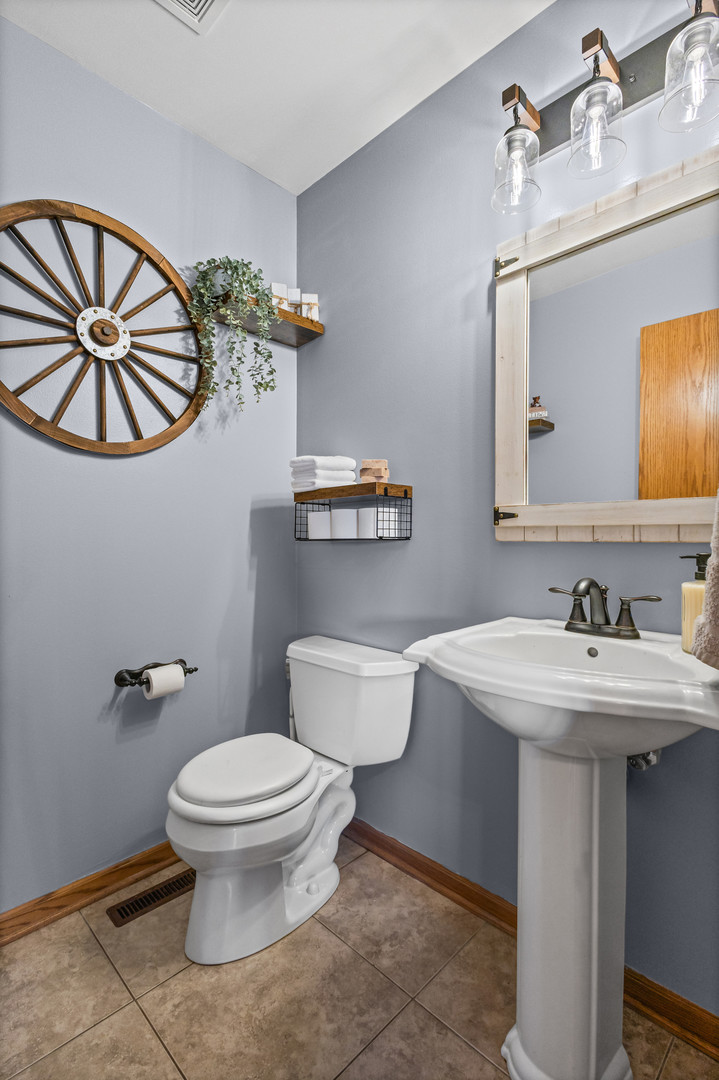 24427 Arrowhead Drive Property Photo 15